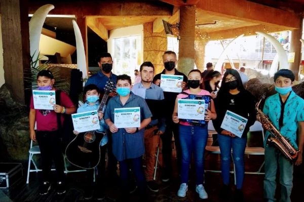 Academia de Música Abel Inojoza en Tijuana