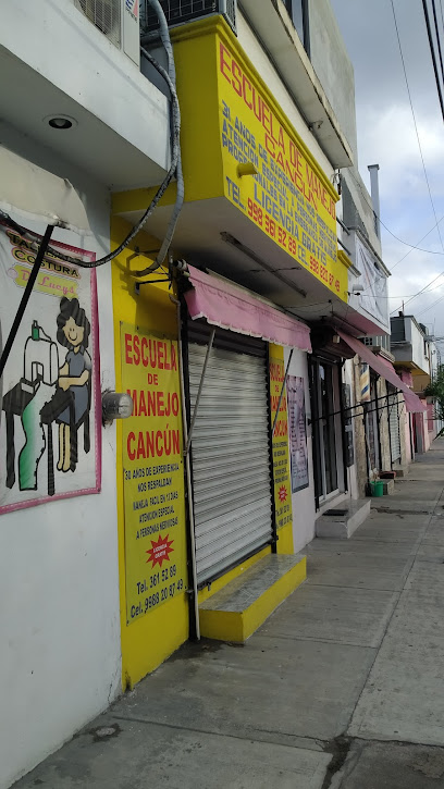 Escuela de Manejo Cancun (Calz. Lak'in Este) en Cancún