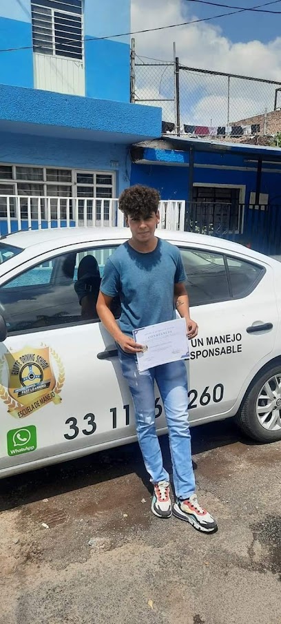 Escuela de Manejo Elitte (Blvrd Puerta de Hierro) en Zapopan